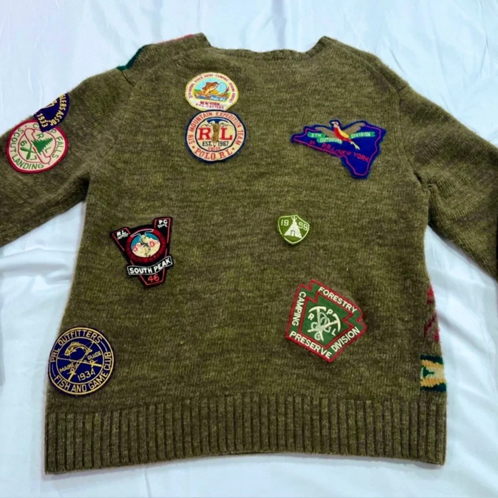 ((SOLD)) Ralph Lauren Men's Olive Sweater with Bear and National Park Design - Picture 3 of 3